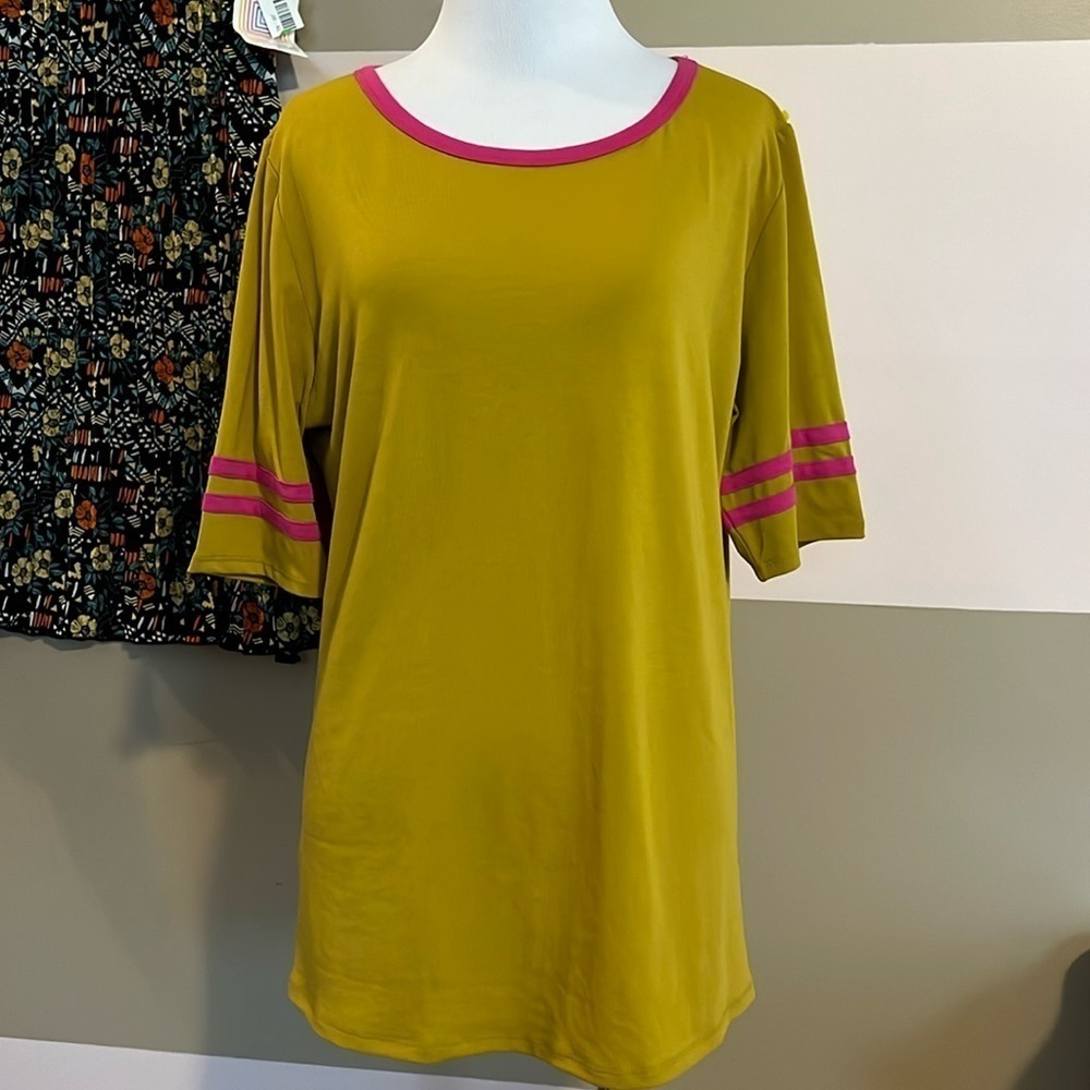 LuLaRoe Randy 3/4 Sleeve Shirt Size XL